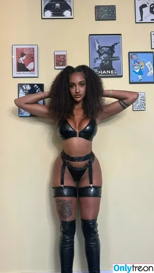 zoeyxsinn / sinnersxparadise nude photo #0056