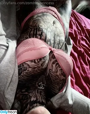 Zombieprinzessin / laurachesnok nude photo #0144