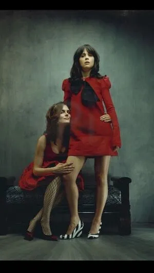 Zooey Deschanel / zooeydeschanel фото голая #0022