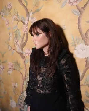Zooey Deschanel / zooeydeschanel фото голая #0243
