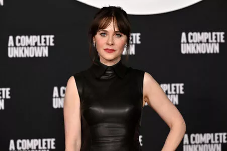 Zooey Deschanel / zooeydeschanel фото голая #0249