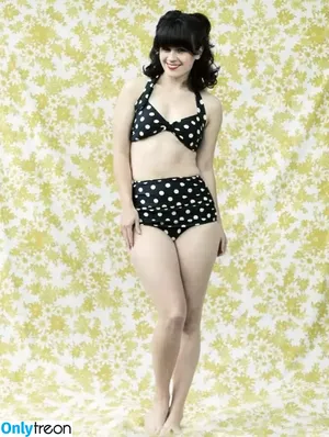 Zooey Deschanel / zooeydeschanel фото голая #0320