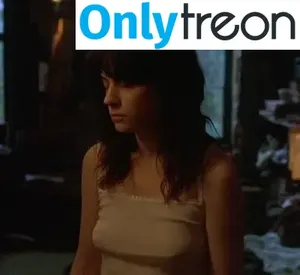Zooey Deschanel / zooeydeschanel nude photo #0335