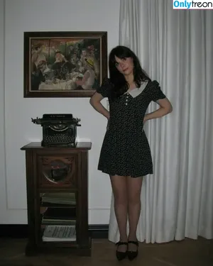 Zooey Deschanel / zooeydeschanel nude photo #0342