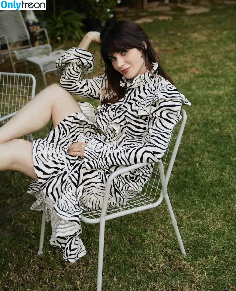 Zooey Deschanel голая photo #0016 (zooeydeschanel)