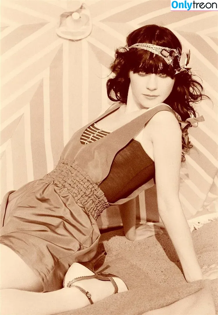 Zooey Deschanel голая photo #0073 (zooeydeschanel)