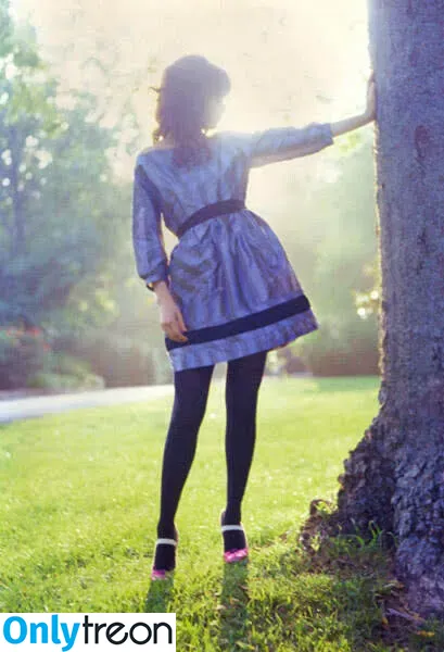 Zooey Deschanel голая photo #0082 (zooeydeschanel)