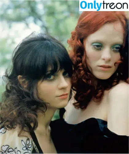 Zooey Deschanel голая photo #0083 (zooeydeschanel)