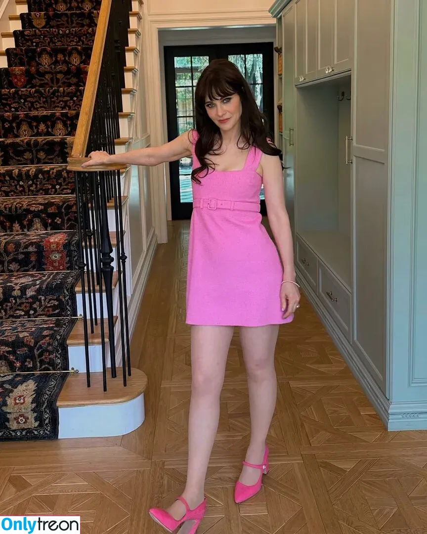 Zooey Deschanel nude photo #0141 (zooeydeschanel)