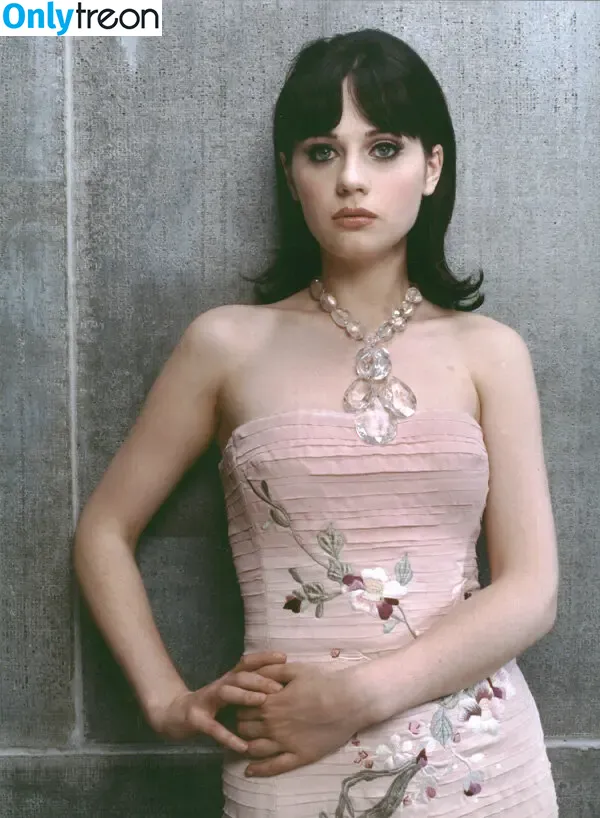 Zooey Deschanel nude photo #0311 (zooeydeschanel)