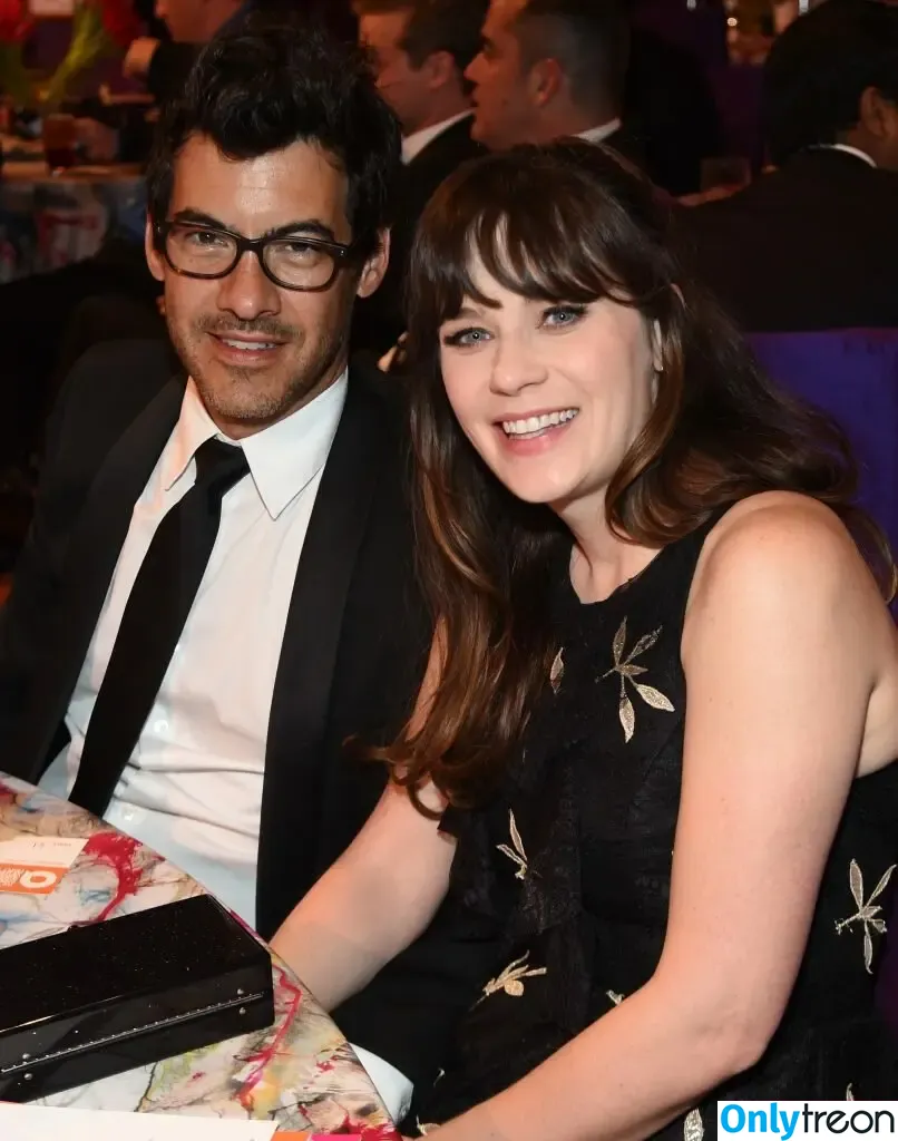 Zooey Deschanel голая photo #0330 (zooeydeschanel)