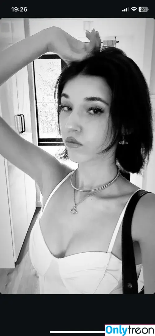 Zuzanka nude photo #0011 (zuzana.hanuskova / zuzankaorsmth)